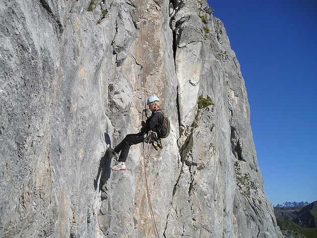 Rappelling